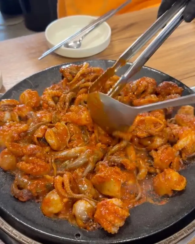 양념에 버무려진 쭈꾸미