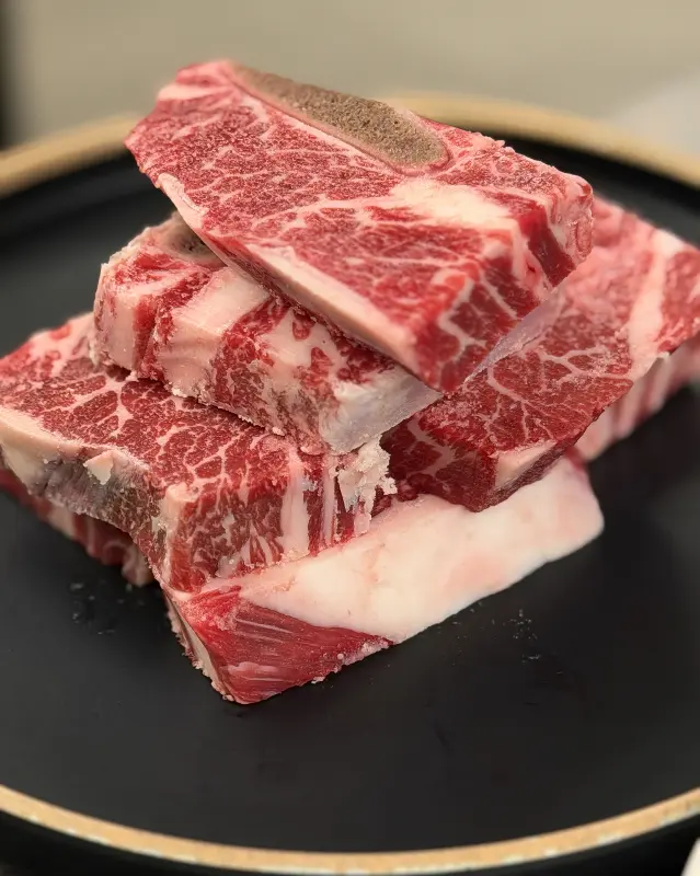 정갈하게 담겨 나온 밑반찬