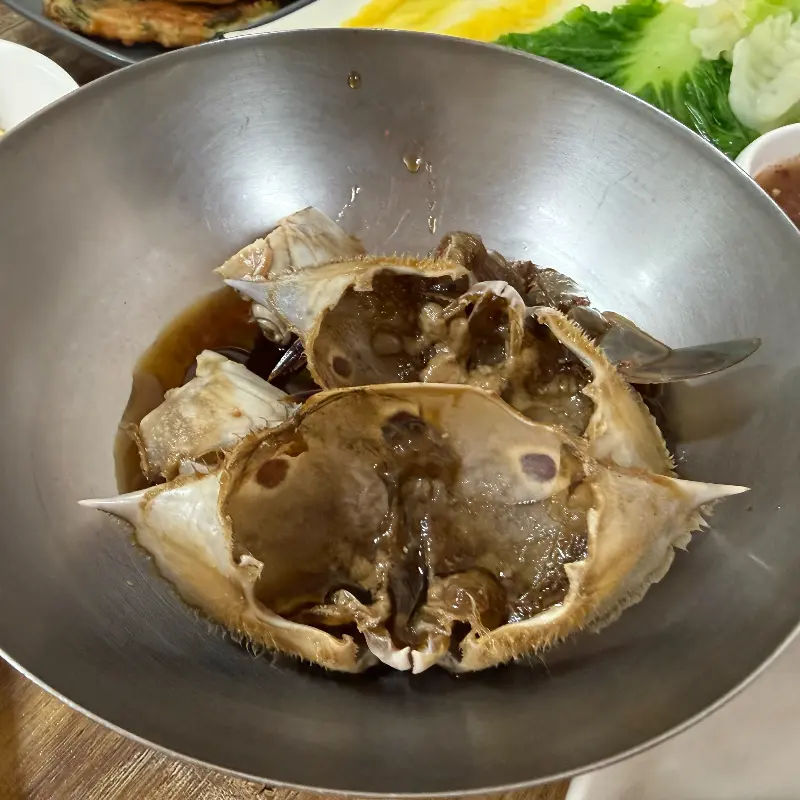 윤기가 흐르는 간장게장