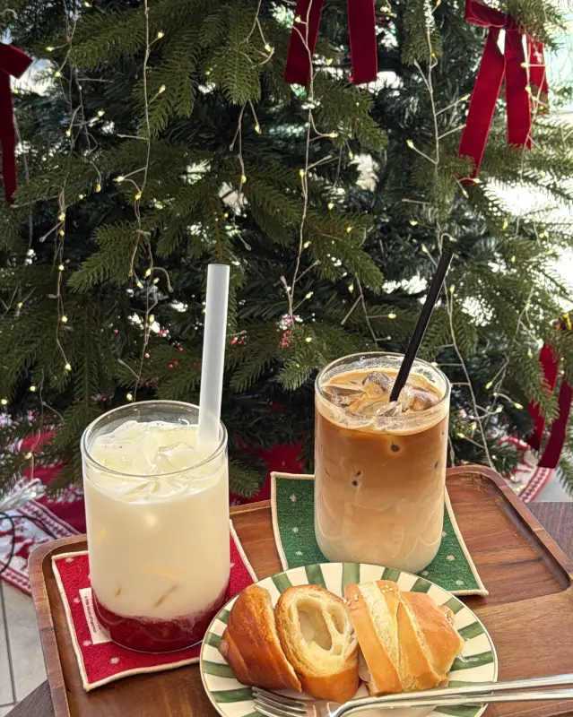 바닐라 라떼, 딸기 라떼, 소금빵