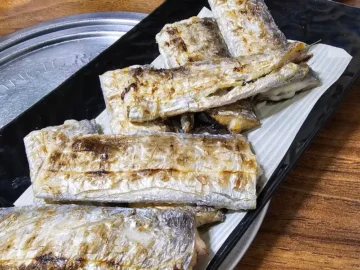 고향의 맛, 부산 동대신동 맛집 “싱싱횟집”에서 만난 갈치회의 향수