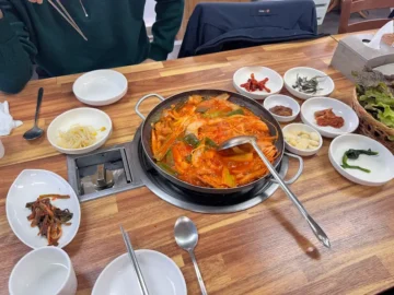 추억이 끓는 뚝배기, 천안 목천의 숨은 짜글이 맛집 순례기