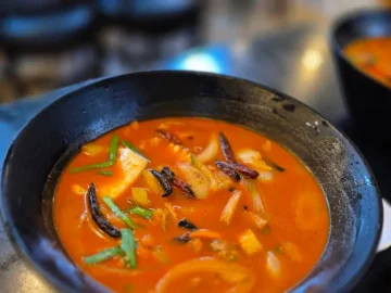 새벽부터 줄 서는 인천 숭의동 노포, 동락반점에서 맛보는 짜릿한 고추짬뽕 맛집 탐험기