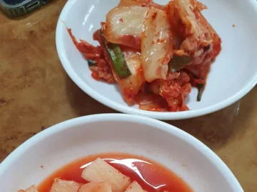 달인의 손맛이 깃든, 춘천 천진동 만두전골에서 맛보는 인생 볶음밥의 향연