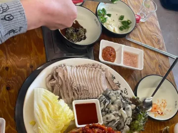 등촌동에서 놓치면 후회할 맛! 만배아리랑 등촌본점 굴보쌈 먹고 온 후기