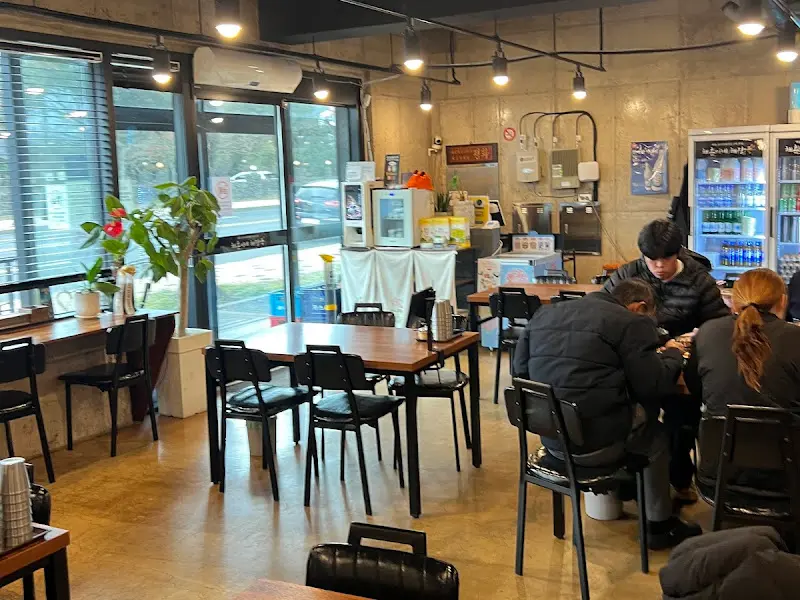 채훈이네 해장국 내부