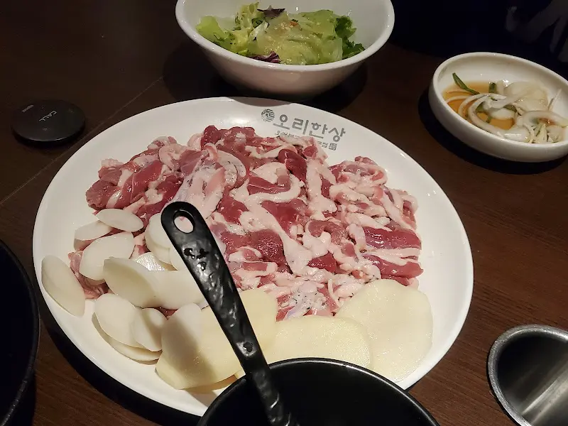 소금구이 오리고기 한 상