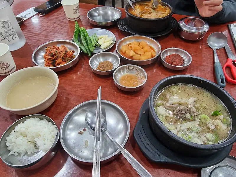 푸짐한 기본 찬 구성