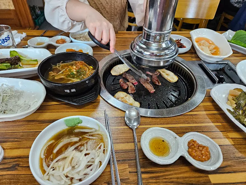 차돌박이 점심특선 한상차림