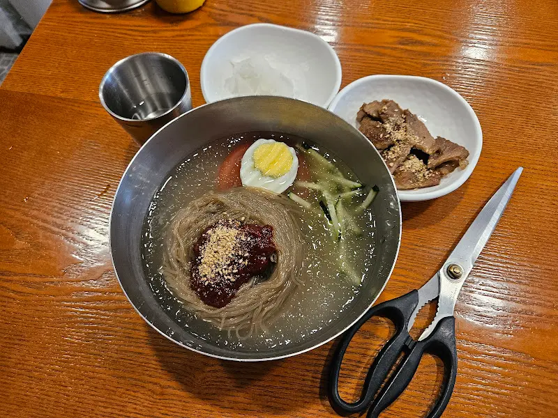 육자냉면 (물냉면+돼지갈비)