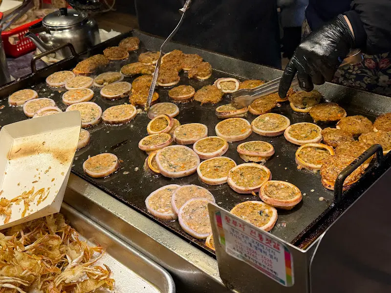 황부자튀김 오징어순대 조리 모습