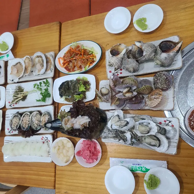 다채로운 해산물 스끼다시