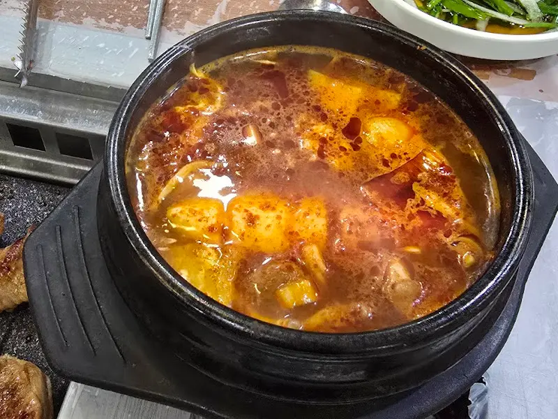 이화갈비 돼지 김치찌개