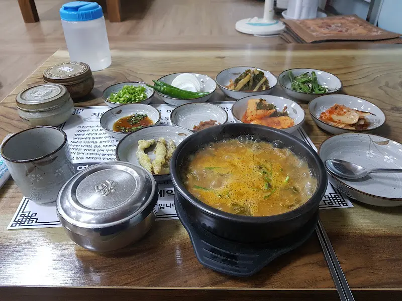 푸짐한 추어탕 한 상 차림