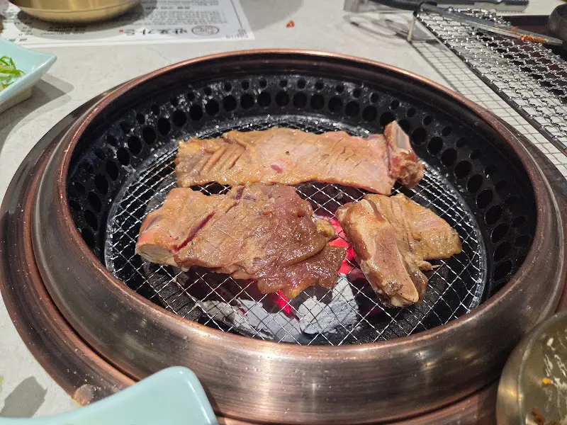 숯불 위 양념갈비