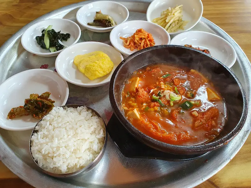 순흥식당 김치찌개 한상차림