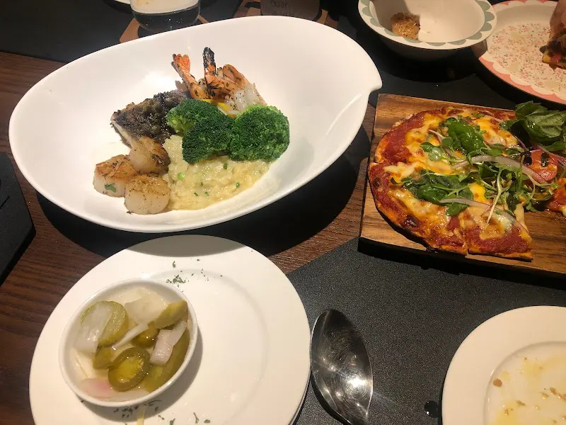 관자 요리와 피자