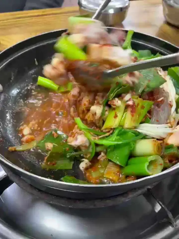 보글보글 끓는 돼지찌개
