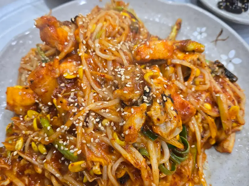 윤기가 좔좔 흐르는 아구찜