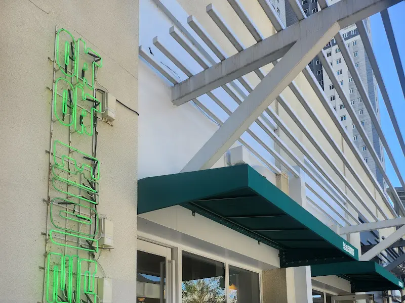 뇽뇽테이블 외부 전경