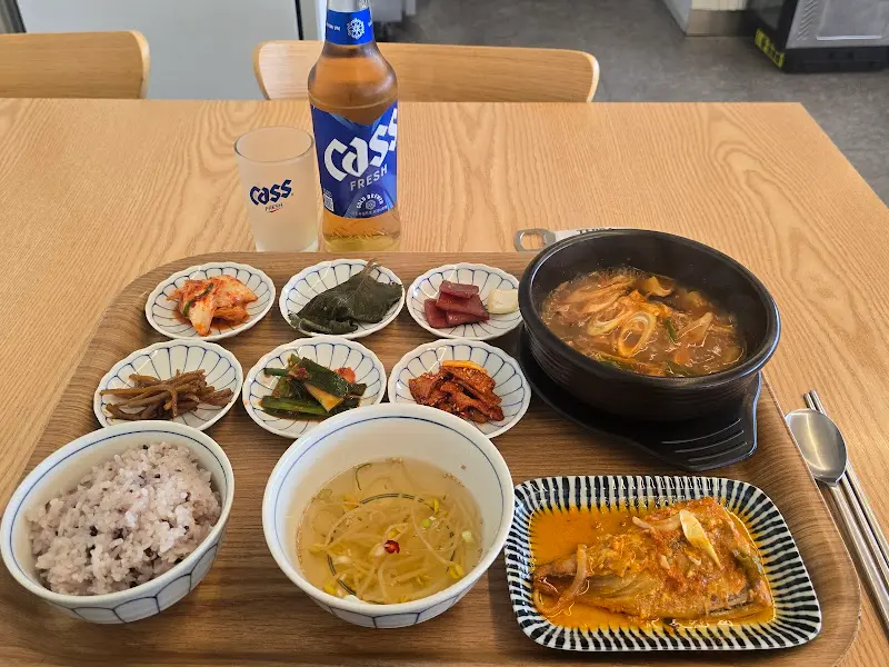 정갈하게 차려진 한 상 차림