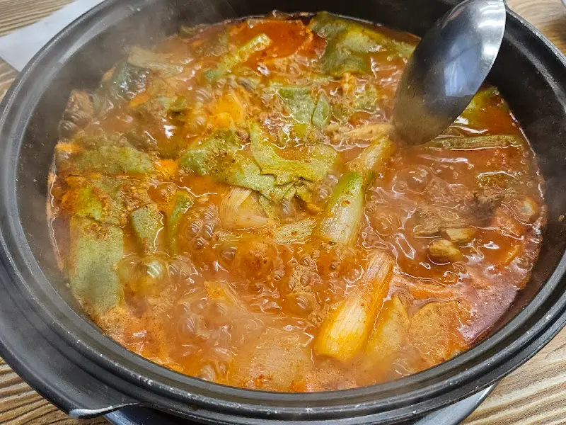 보글보글 끓는 닭매운탕