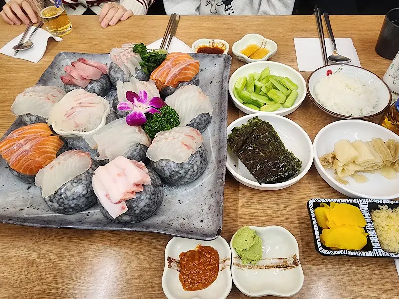 돌멩이 초밥 비주얼 미쳤다!