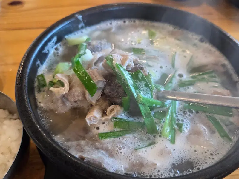 장보고 돼지국밥의 뜨끈한 비주얼