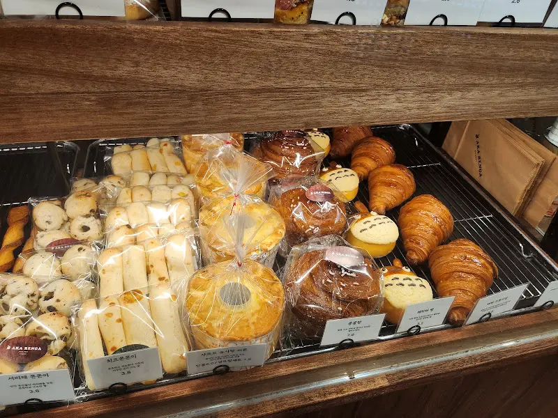 진열된 빵들의 모습