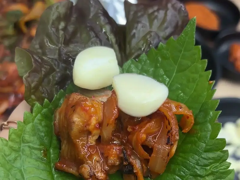 쌈 싸먹는 꼼장어