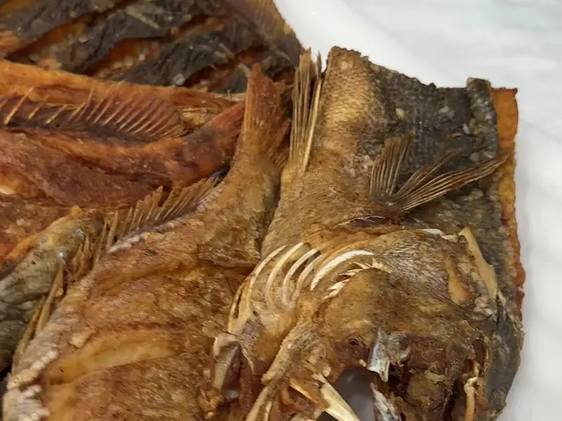 노릇노릇 구워진 생선구이