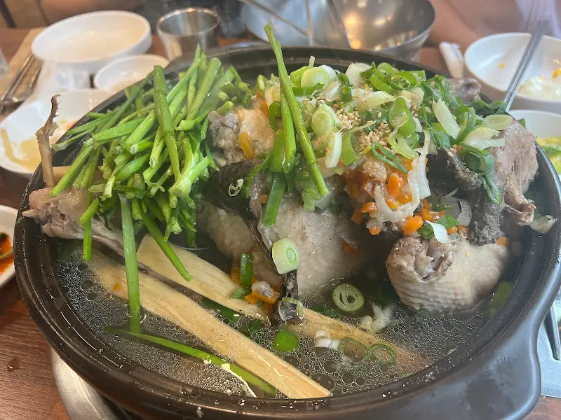 능이오리백숙의 압도적인 비주얼