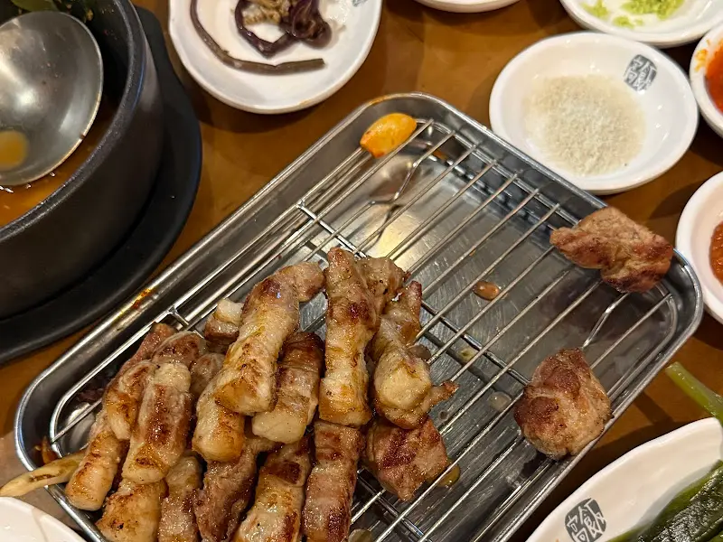 고반식당 계양구청점의 먹음직스러운 고기 한 상