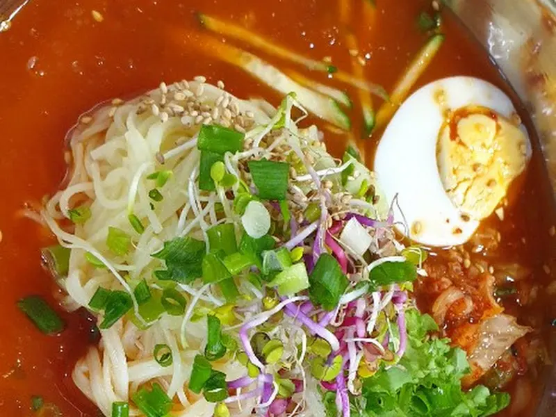 물국수의 클로즈업 샷