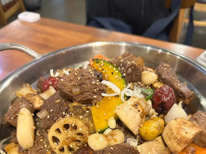 푸짐한 궁중 갈비찜 한 상 차림