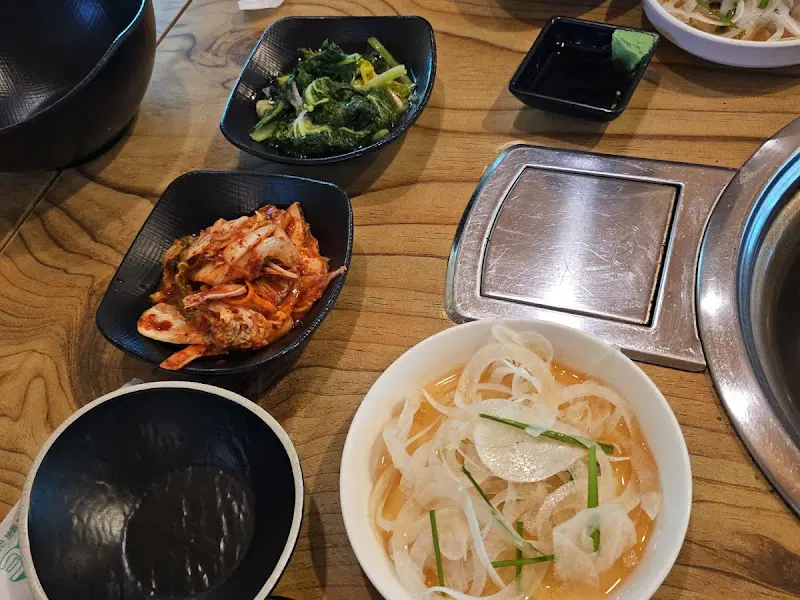 깔끔하게 차려진 밑반찬