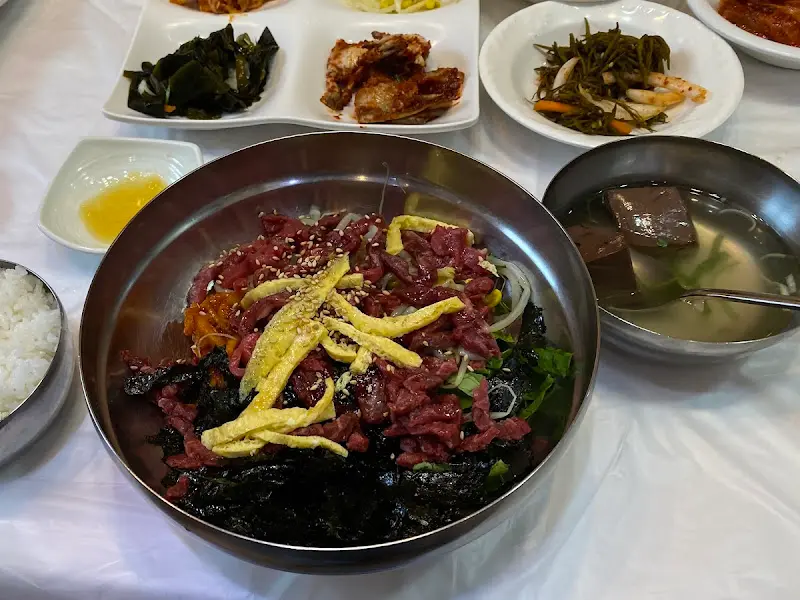 초록식당 육회비빔밥 한상차림