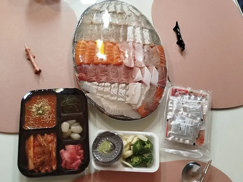 모듬회 중 사이즈 한 상 차림