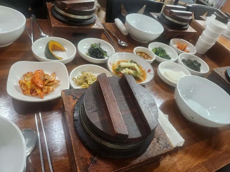 곤드레 돌솥밥과 밑반찬