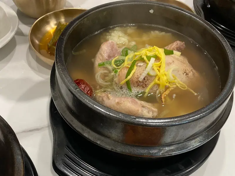 능이 삼계탕의 모습