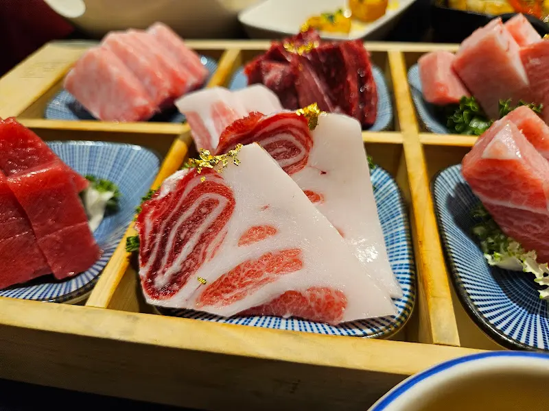 다양한 부위의 참치회