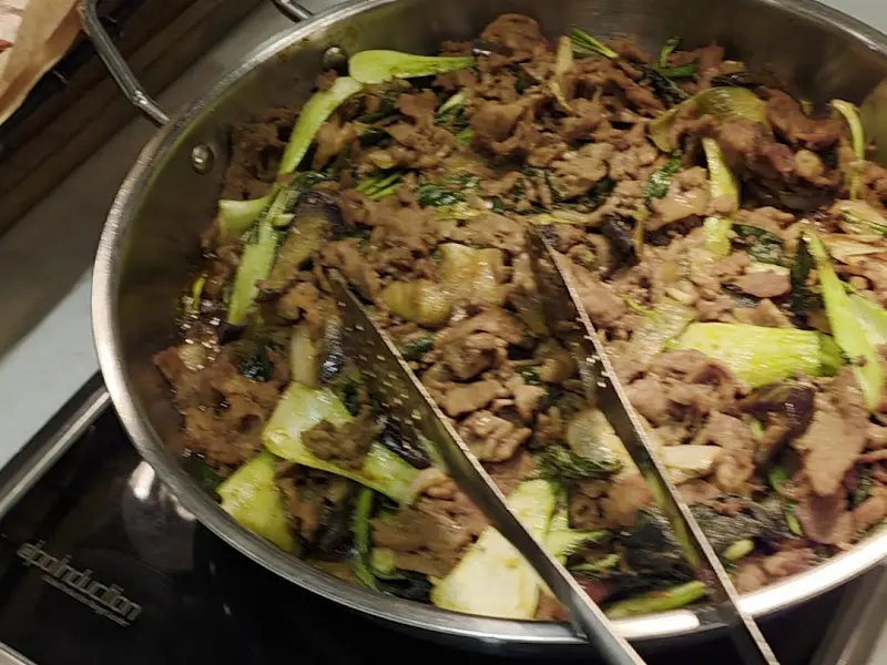 윤기가 자르르 흐르는 불고기