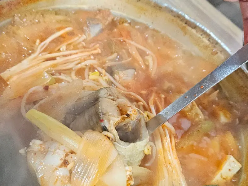 보글보글 끓는 동태찌개