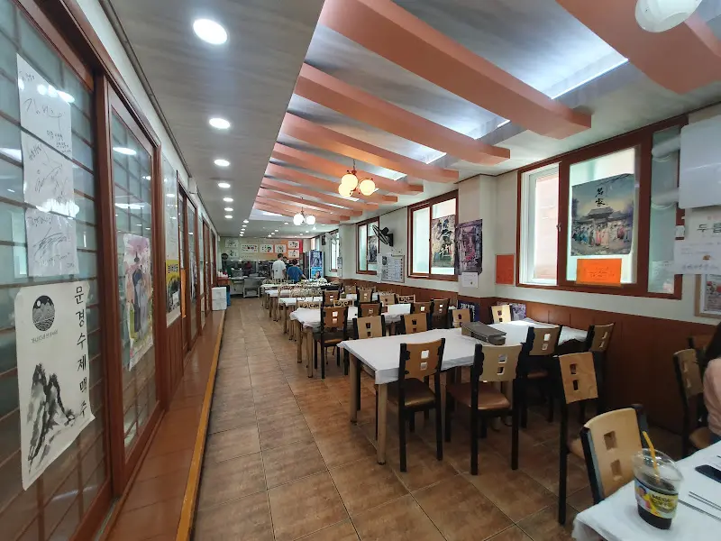광성식당 내부 전경