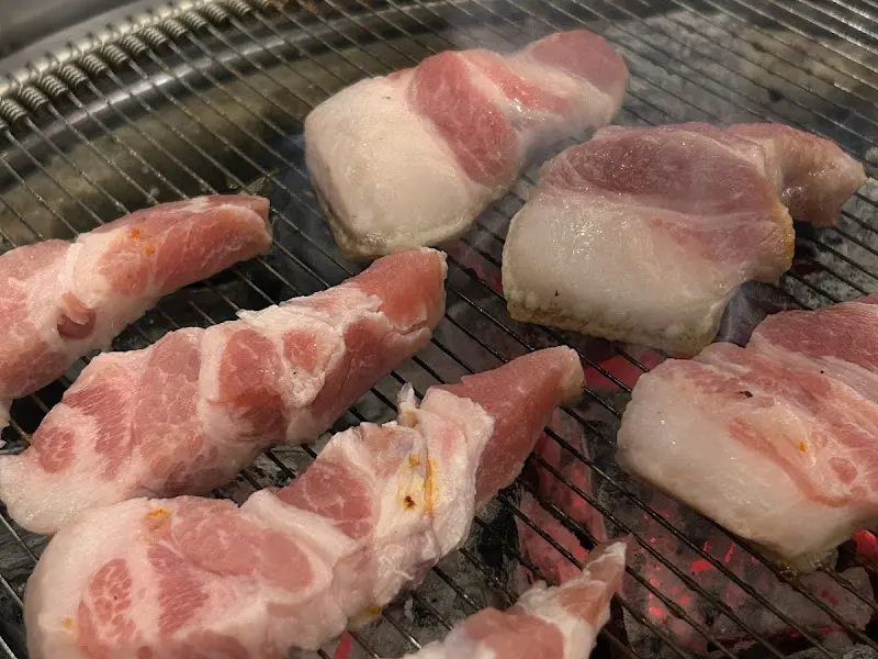 숯불 위에서 익어가는 꼬들살