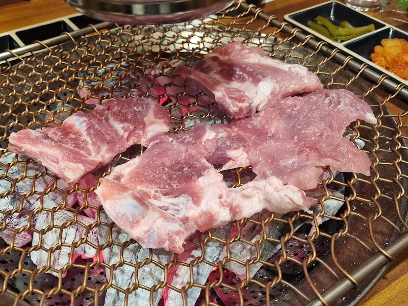 고기 굽는 모습