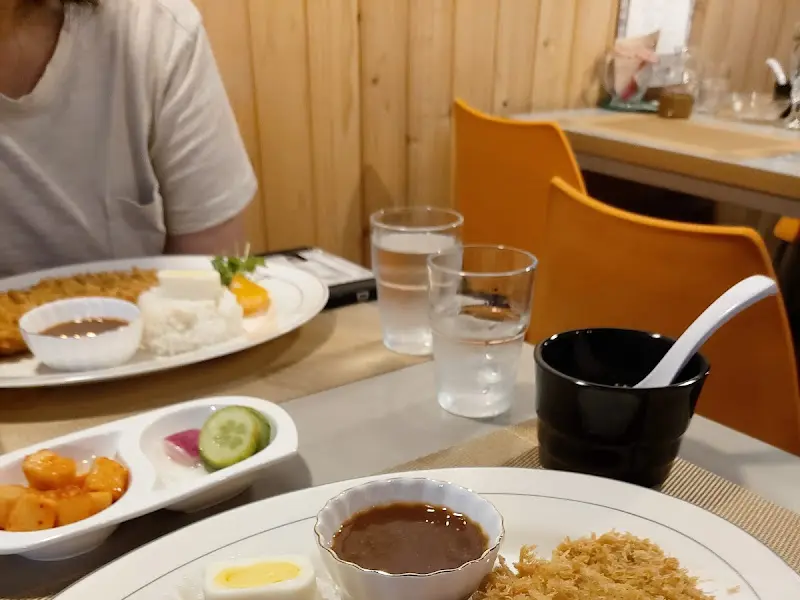 정갈한 돈까스 한 상