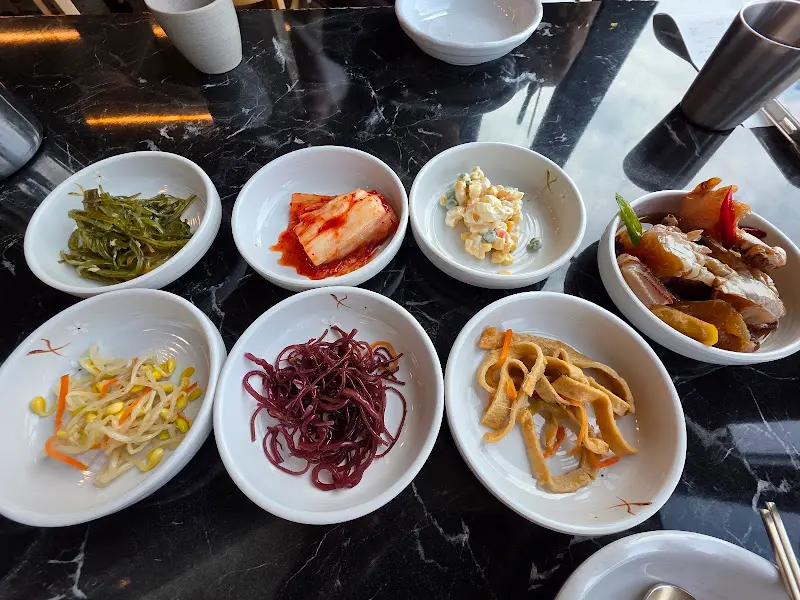 다양한 종류의 밑반찬