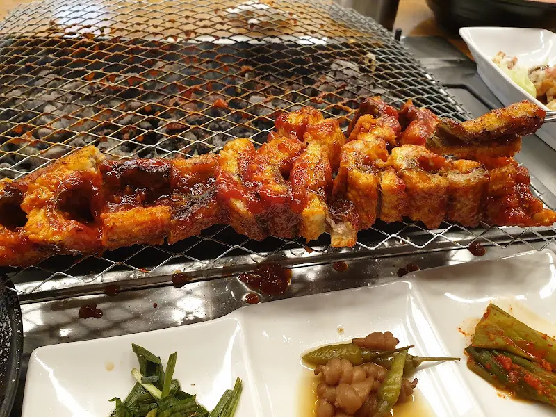 양념이 발라진 장어구이
