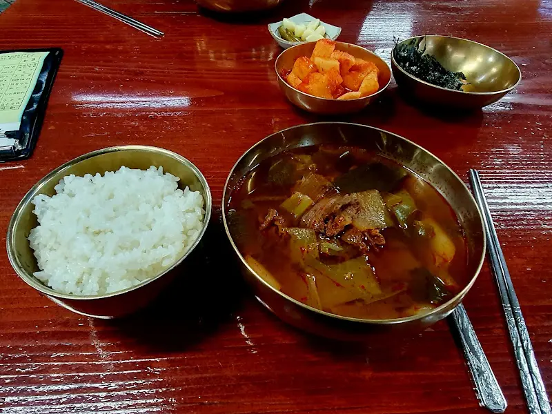 맛있게 비워진 국밥 그릇